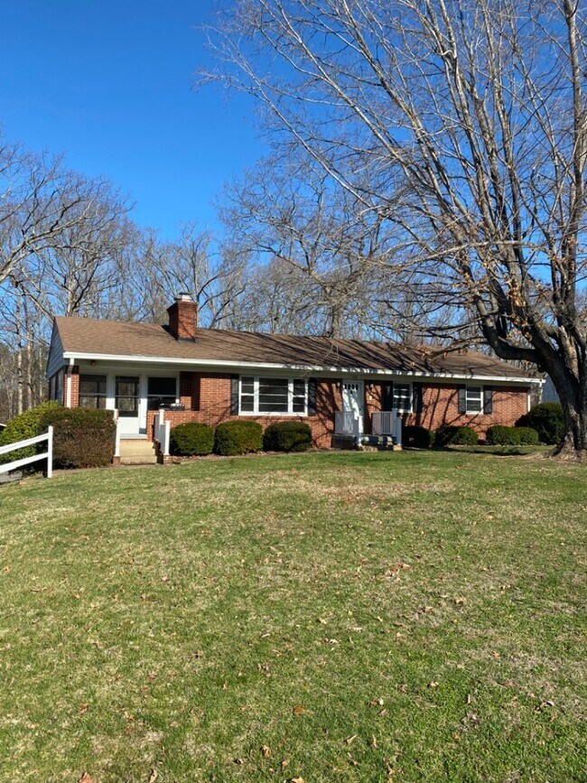 Primary Photo - 242 White Pine Dr