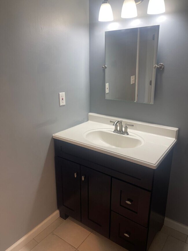 Building Photo - COMING SOON! Beautiful 4 Bedroom Home in M...