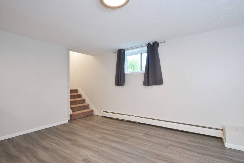 Building Photo - 1366 Pascal St