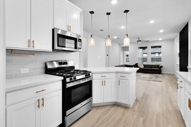 Building Photo - 9119 Brixham Dr