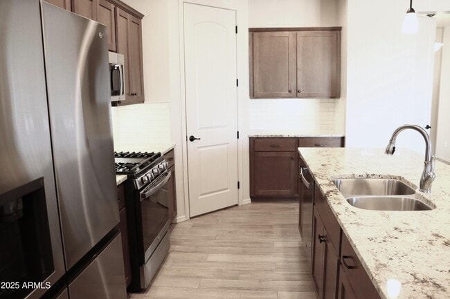 Building Photo - 1547 Middle Crk Ln