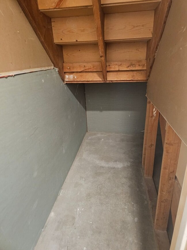 Building Photo - Check out this Beautiful 4 bedroom 2 Bathroom Home in West Valley Ut!!