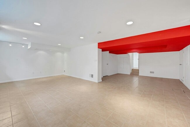 Building Photo - 134 Highland Rd