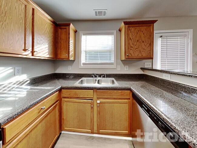 Building Photo - 209 Arbor Dr