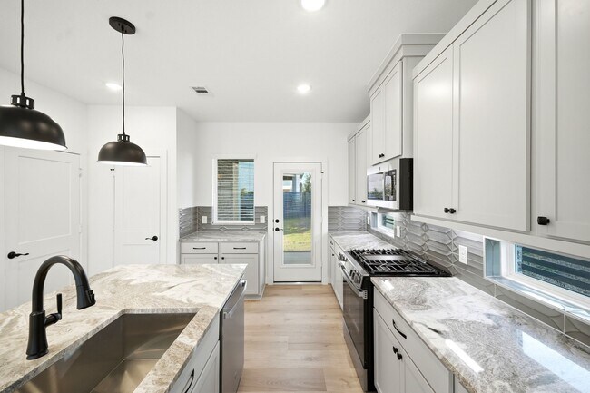 Building Photo - 21202 Creeping Bentgrass Dr
