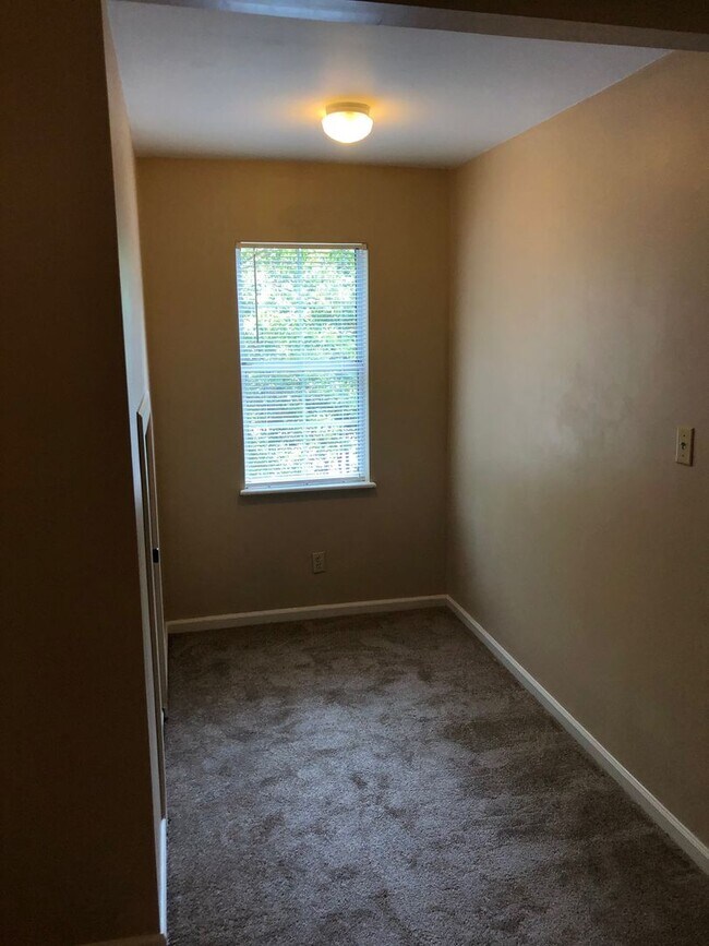 Building Photo - Available 9/8. Beautiful 4BR/2.5BA Home Av...