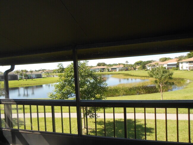 Building Photo - 13809 Royal Palm Ct