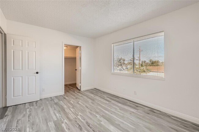 Building Photo - 4364 Tara Ave