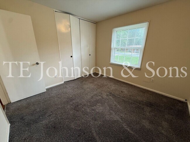 Building Photo - 4218 S Jasmin Ct