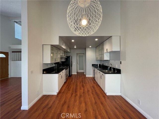 Building Photo - 5315 Village Cir Dr