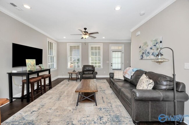 Building Photo - 200 St Louis St