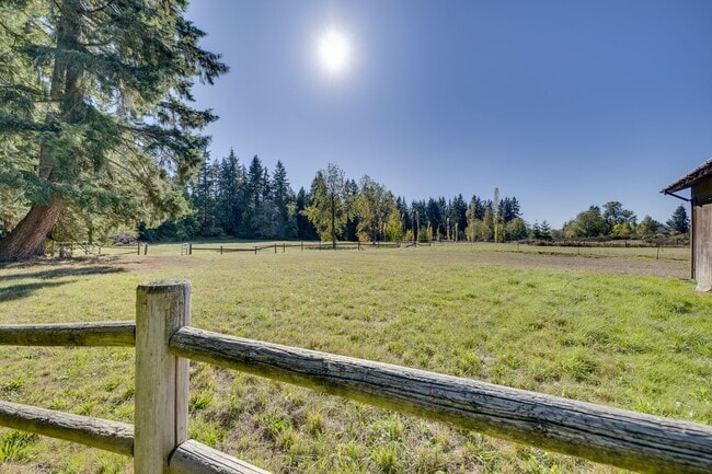 Building Photo - Mid Century Charming Bothell Retreat on 10...