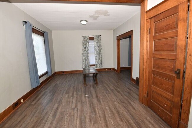 Building Photo - Near Downtown South Bend 3 bedroom home
