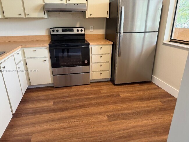 Building Photo - 8592 W Sunrise Blvd