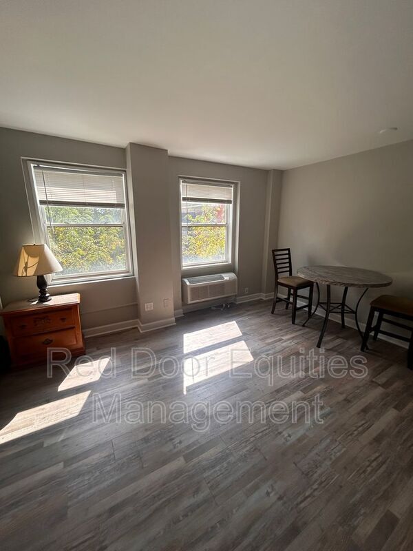 Building Photo - 123 N Broad St