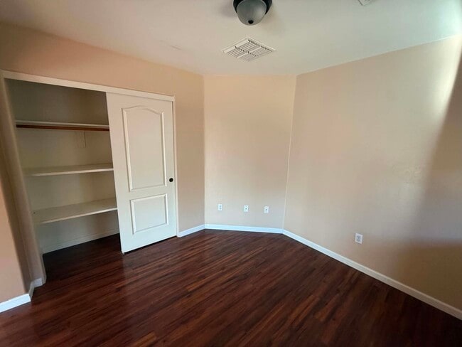 Building Photo - 8370 S Hunnic Dr