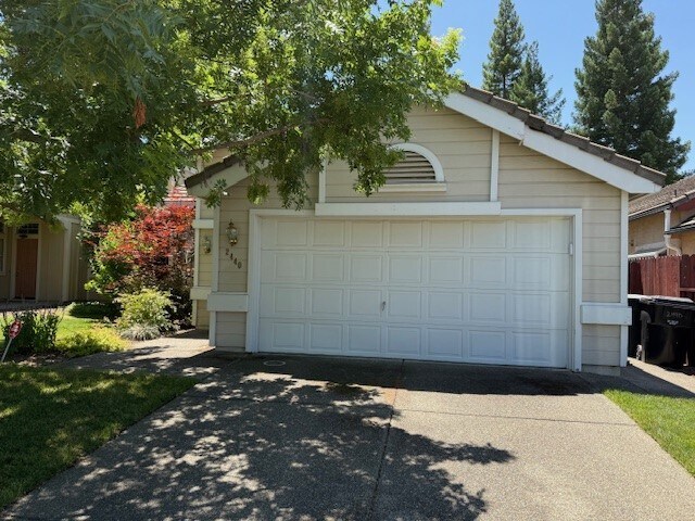 Building Photo - 2440 Julliard Cir