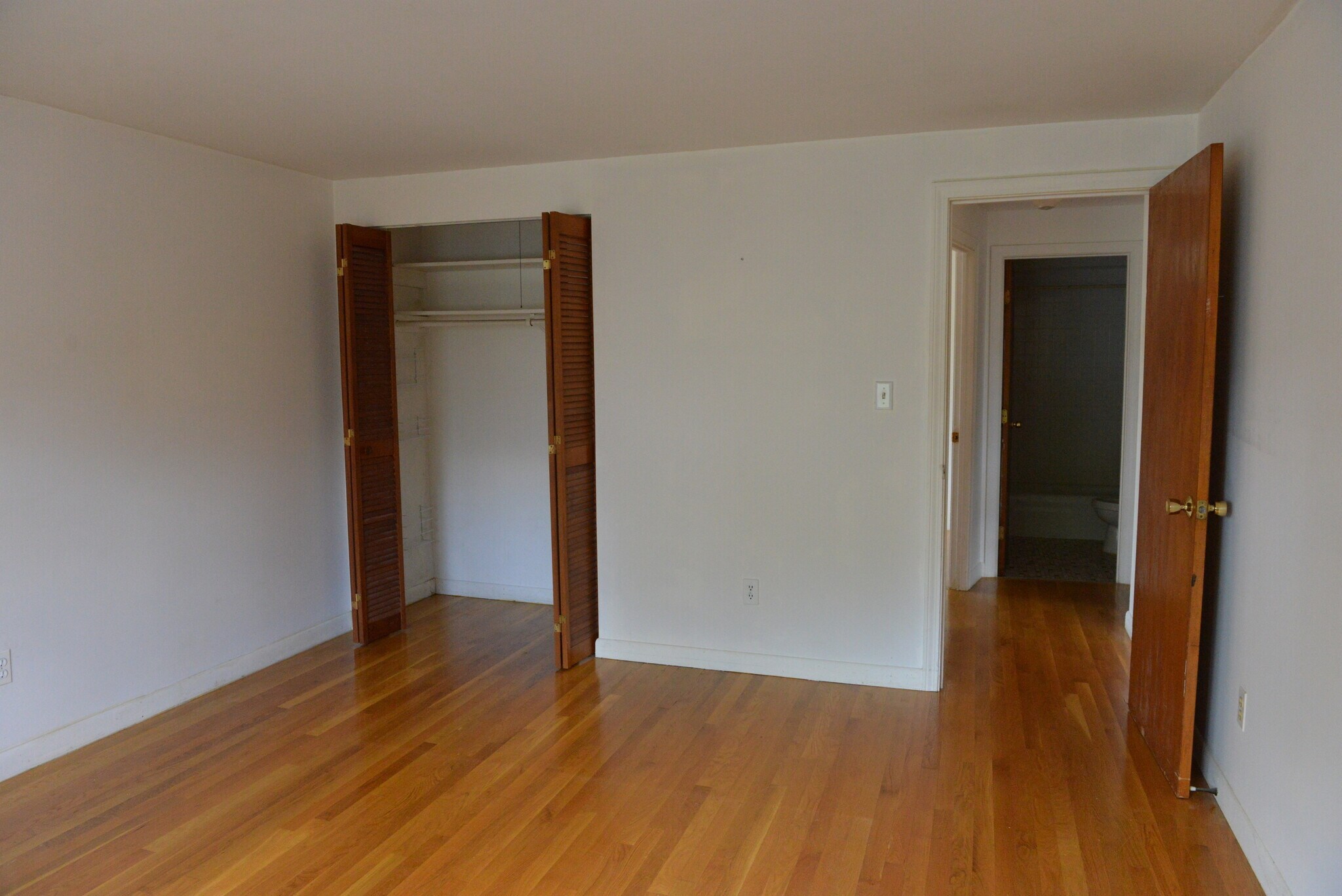 big bedroom - 9 Ryder St