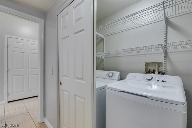 Building Photo - 10245 S Maryland Pkwy