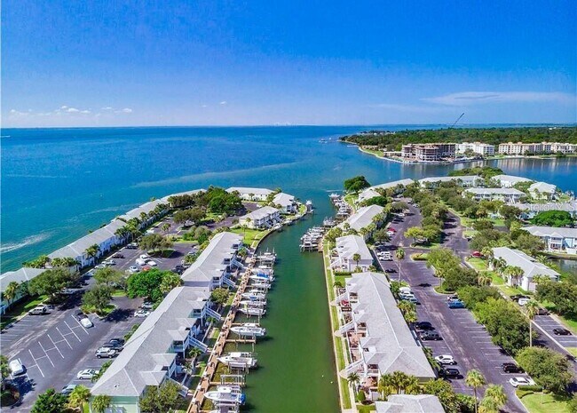 Building Photo - 5245 Coquina Key Dr SE
