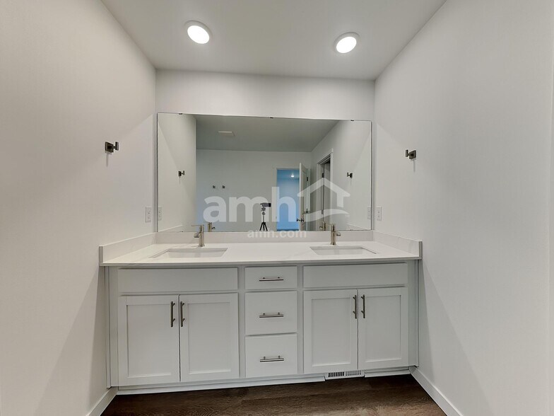 Building Photo - 5140 Turnstone St SE