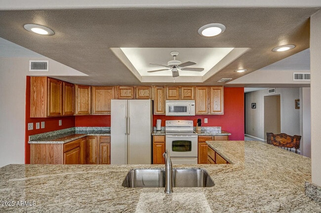 Building Photo - 13207 W Kodiak Dr