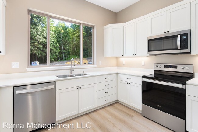 Building Photo - 425 W Lake Samish Dr