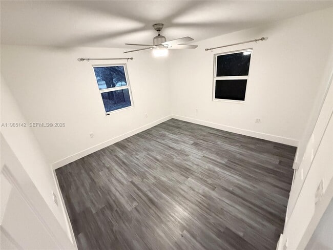 Building Photo - 1621 SW 117th Ave