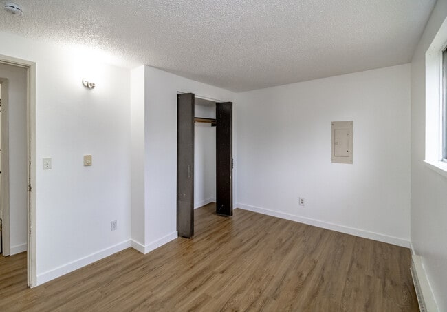 Building Photo - 13314 86 Ave E