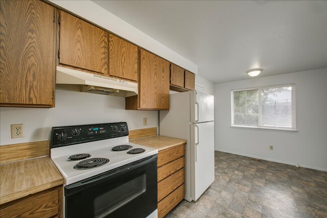 Building Photo - Charming 2 Bed, 1 Bath Duplex – Prime Bois...
