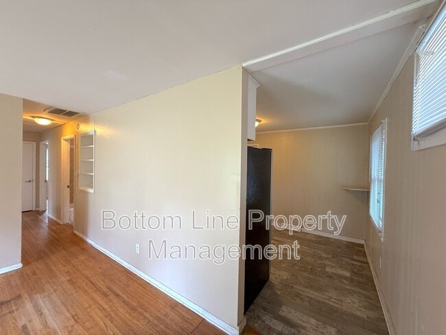 Building Photo - 3432 Sargeant Dr