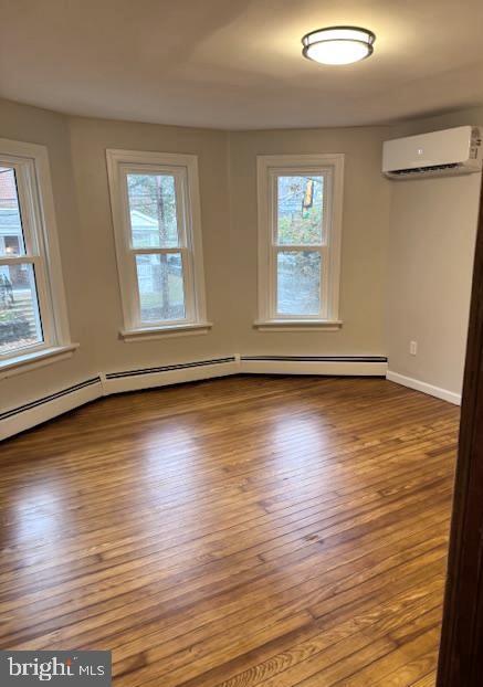 Building Photo - 326 N 5th St