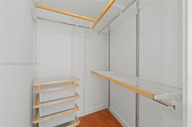 Building Photo - 1650 Brickell Ave