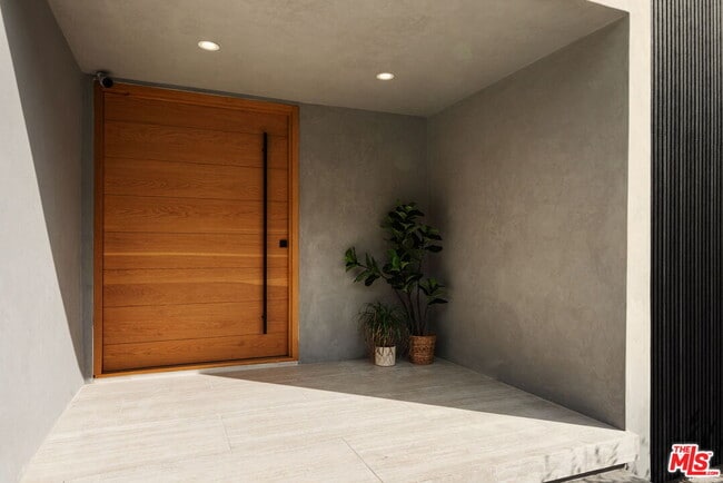 Building Photo - 2422 Apollo Dr