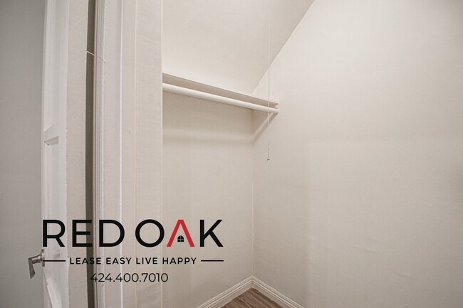 Building Photo - 2601 W 48th St