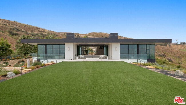 Building Photo - 5012 Carbon Beach Terrace