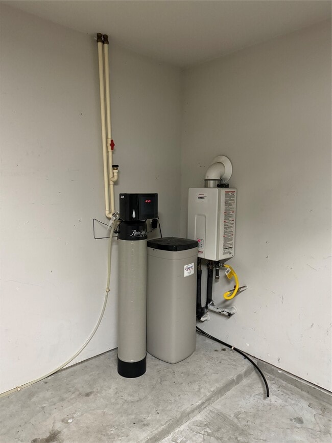 Building Photo - 7527 Flintrock Hollow Trail