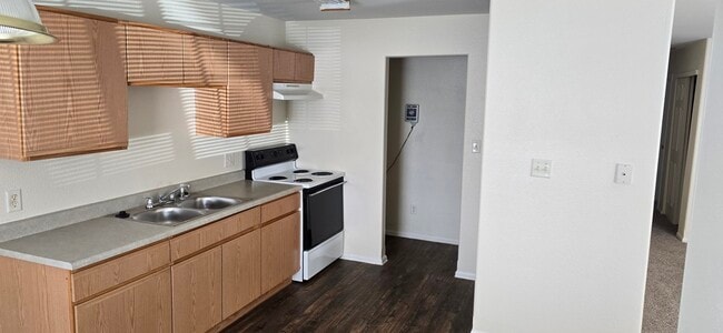 Building Photo - 3007 Acero Ave