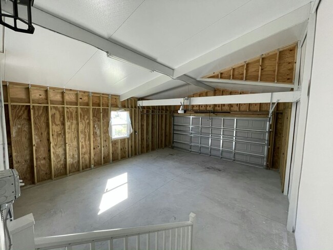 Building Photo - 1654 Coralwood Ln