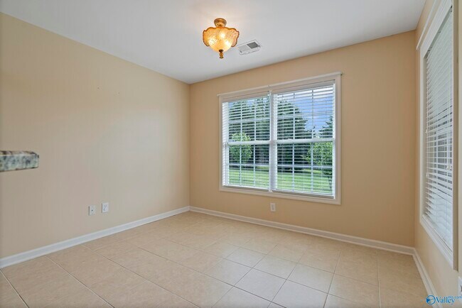 Building Photo - 108 Landings Way Dr