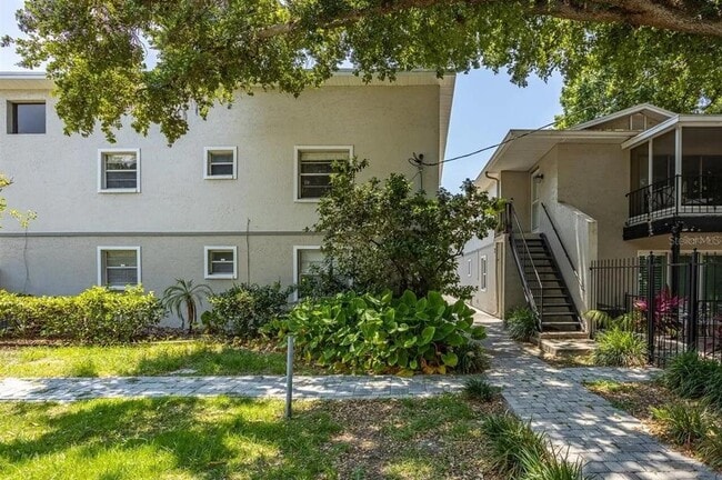 Building Photo - 1011 S Moody Ave