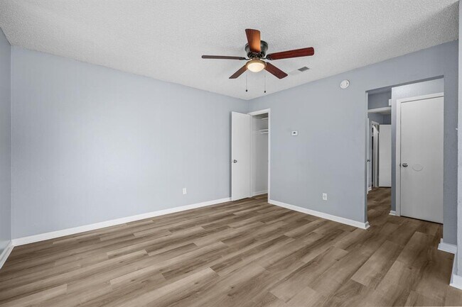 Building Photo - 204 Northcrest Cir