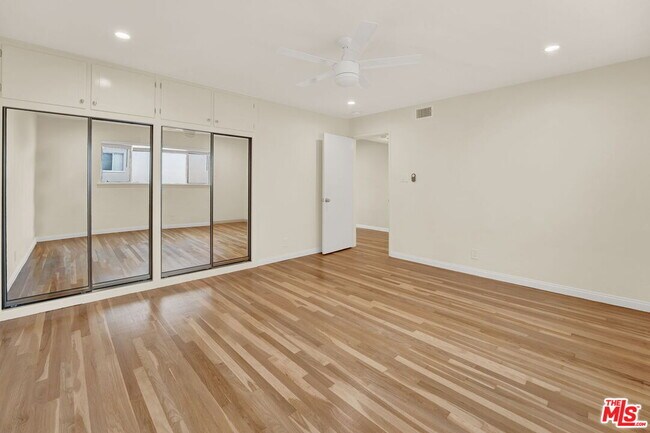 Building Photo - 433 Ocean Ave