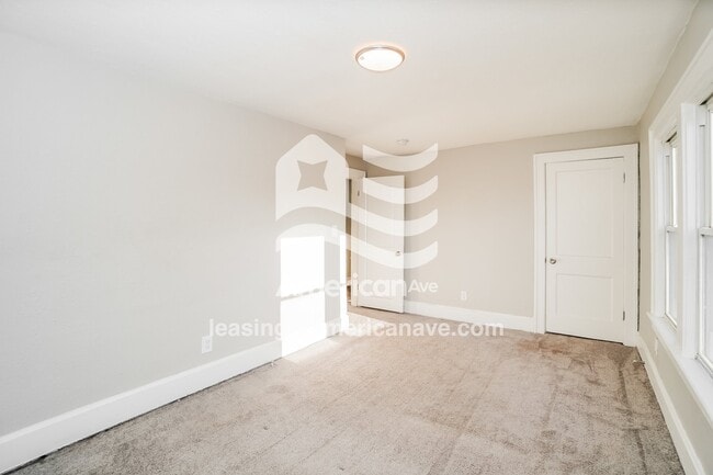 Building Photo - 367 S Wayne Ave