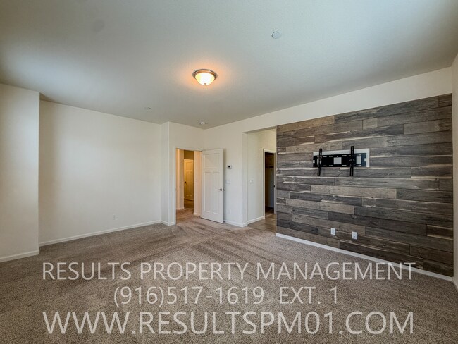 Building Photo - Beautiful Roseville 4 Bedroom Home