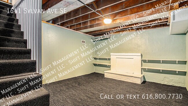 Building Photo - 1641 Sylvan Ave SE