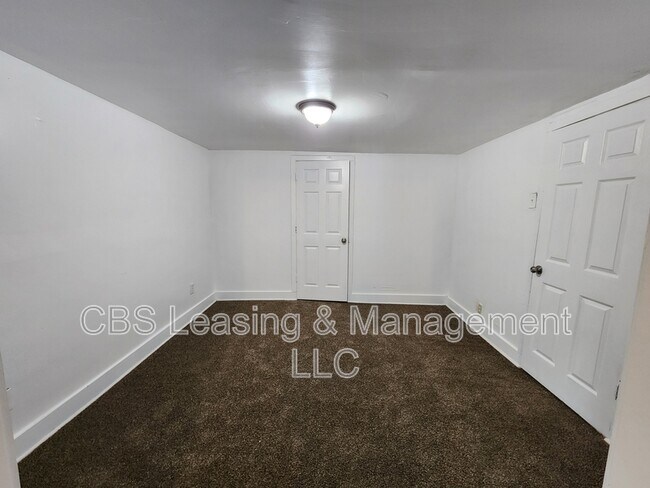 Building Photo - 23 Mason Dr