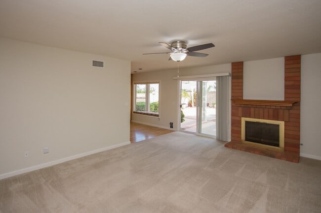 Building Photo - Lovely 3+BR Single-Story Carlsbad Home With AC & Skylights!!