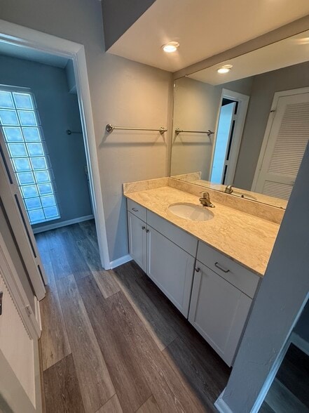 Building Photo - 381 Ortega Ln