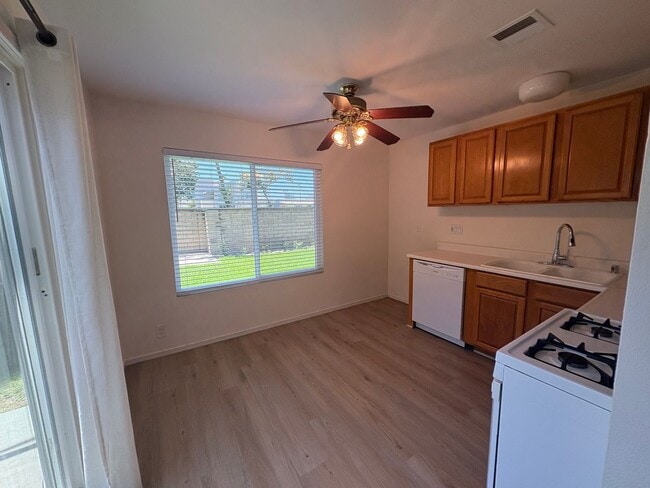 Building Photo - Charming Single-Story in Mission Oaks area!